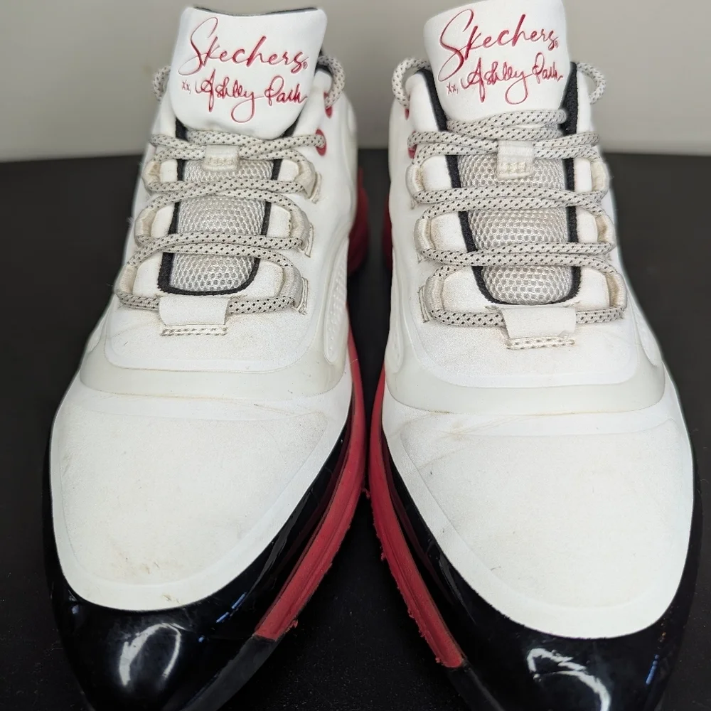 Skechers Ashley Park Street Glam Point the Way Sneakers‎ White Black Red Size 8